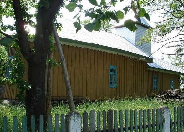 Biserica - vedere exterioară